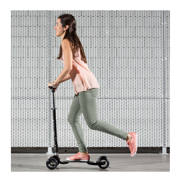 Micro Kickboard Compact 可換輪滑板 (黑色)