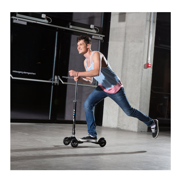 Micro Kickboard Compact 可換輪滑板 (黑色)